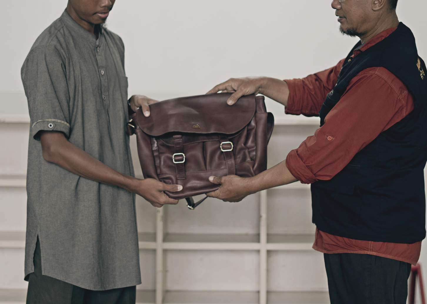 Tas Kulit Qurban untuk Guru